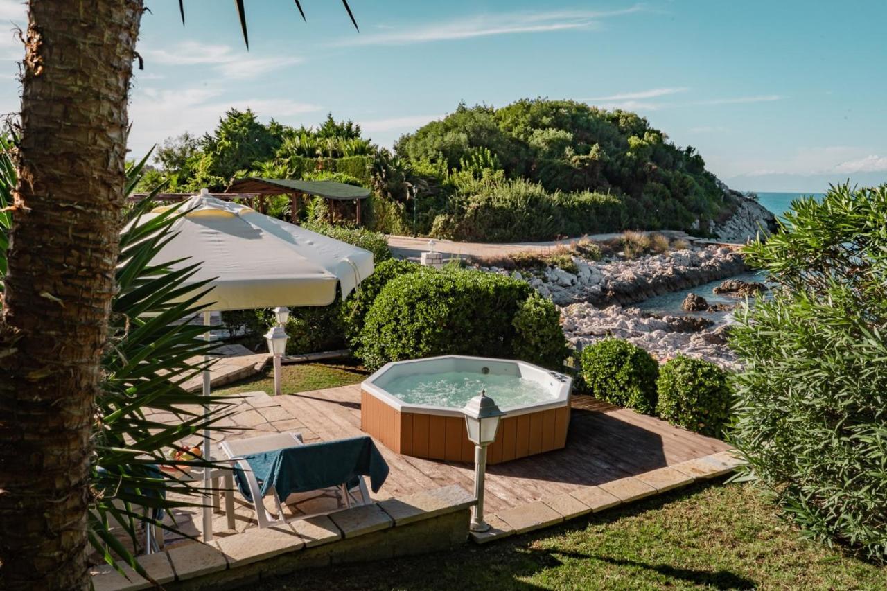 Neptune Sea House - Beachfront Agios Spyridon  المظهر الخارجي الصورة